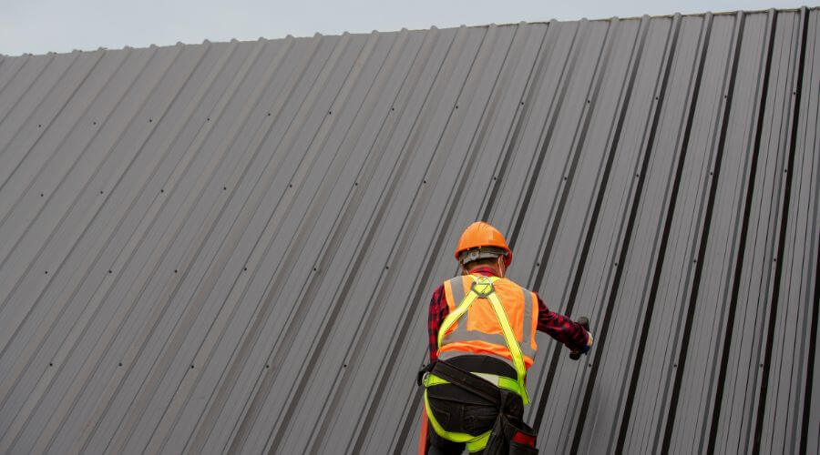 Professional gutter cleaning in New London, TX
